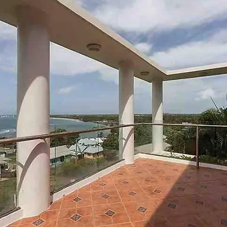 Para Sol Villa, Lambeau, Tobago